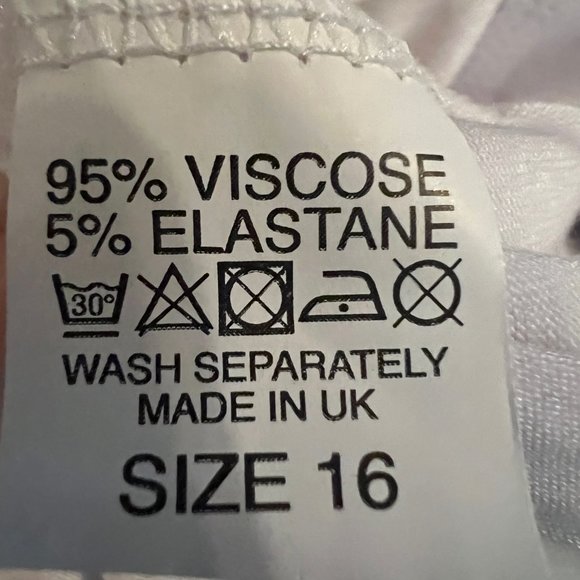 Pretty Little Thing-NWT-Swim Suit Cover Up-Romper-One Piece-Soft-Low Cut Front - Picture 10 of 10